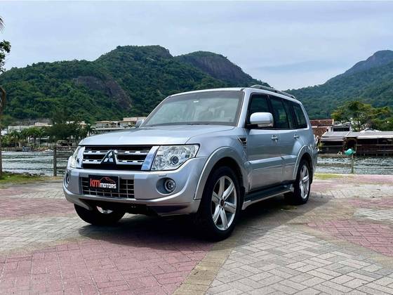 MITSUBISHI PAJERO FULL 3.8 HPE 4X4 V6 24V GASOLINA 4P AUTOMÁTICO MITSUBISHI PAJERO FULL 3.8 HPE 4X4 V6 24V GASOLINA 4P AUTOMÁTICO